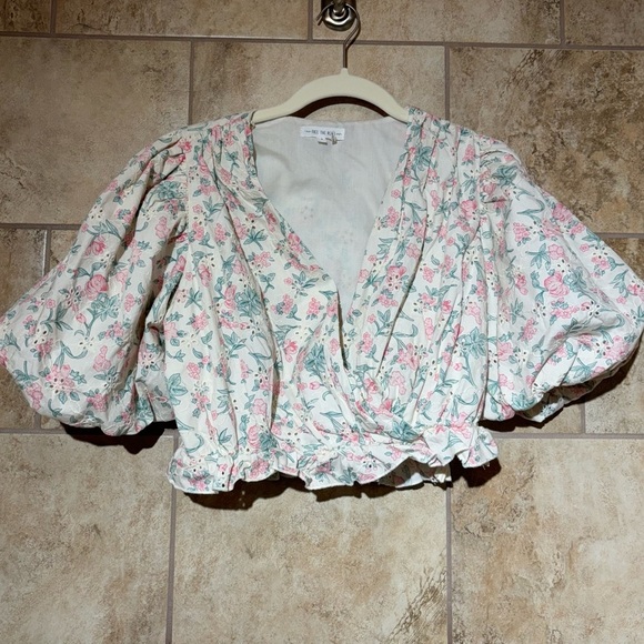 Free The Roses Women's Floral Embroidered Balloon Sleeve Cropped Blouse Size S - Picture 2 of 6
